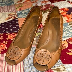 Tory Burch Brown Peep-Toe wedges